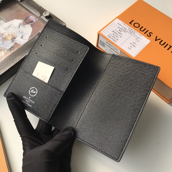 LVコピーウォレット側面デザイン